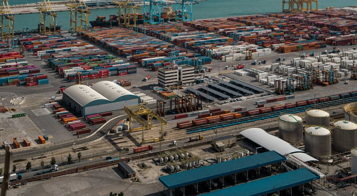 competing-with-digital-freight-forwarders.jpg